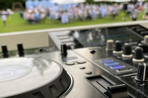DJ per eventi aziendali in Cilento